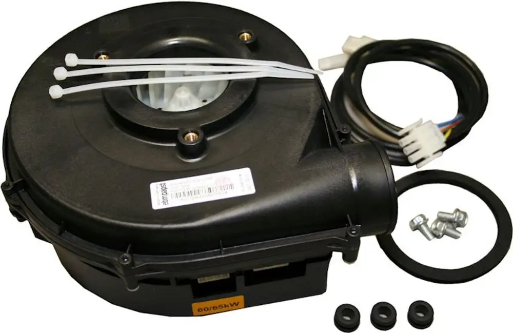 BOSCH Gebläse mit verbautem Motor, Verbindungskabel, Zubehöre wie Kabelbinder, Dichtungen und Schrauben auf schwarzem Untergrund.